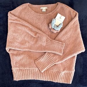 Super soft sweater & matching scrunchies set